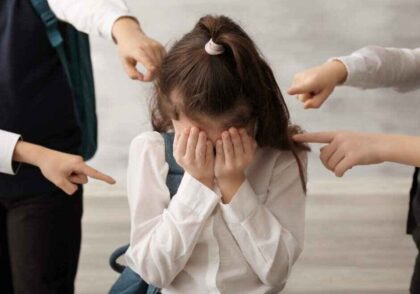چگونه والدین کمال‌گرا ناخواسته به فرزندان خود آسیب می زنند؟