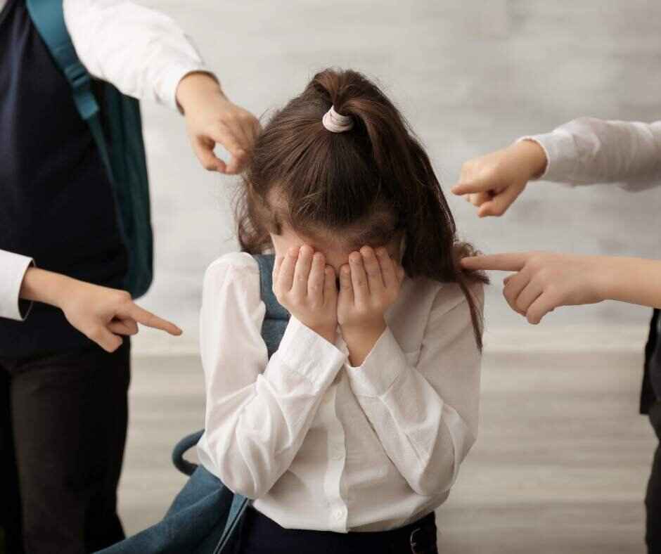 چگونه والدین کمال‌گرا ناخواسته به فرزندان خود آسیب می زنند؟