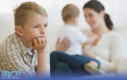 حسادت کودک اول بعد از تولد نوزاد جدید؛ دلایل و نحوه رفتار والدین