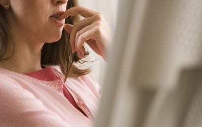 تیک عصبی چیست؛ آیا این اختلال ارثی است؟