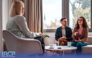 اثر مشاوره بر سلامت روان زوجین