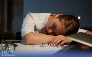 تاثیر کمخوابی بر عملکرد شغلی